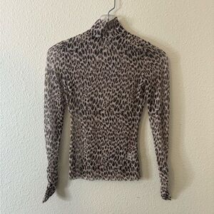 Leopard Animal Printt turtle neck top XS long sleeves
